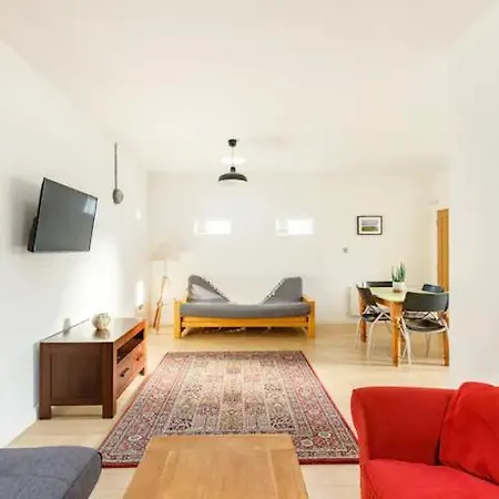 One Bedroom Spacious *